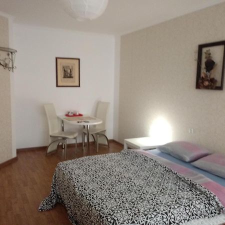 Apartment On Akademika Sakharova อิวาโน-ฟรานกิฟสเก ภายนอก รูปภาพ