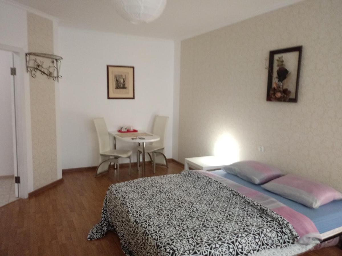 Apartment On Akademika Sakharova อิวาโน-ฟรานกิฟสเก ภายนอก รูปภาพ